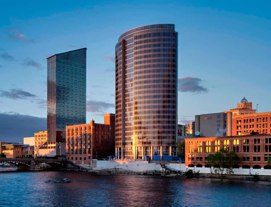 grrjw-exterior-0130-hor-clsc